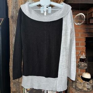 VENUS Off-the-Shoulder Sweater - Black and Gray
